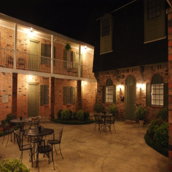1300 Exterior Courtyard Night6.jpg